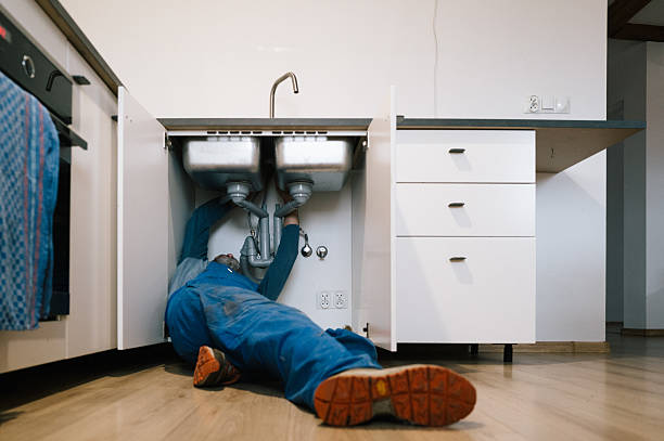 Professional Plumbing technician working in Rio Vista, TX